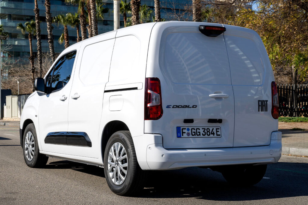 fiat doblo heckansicht