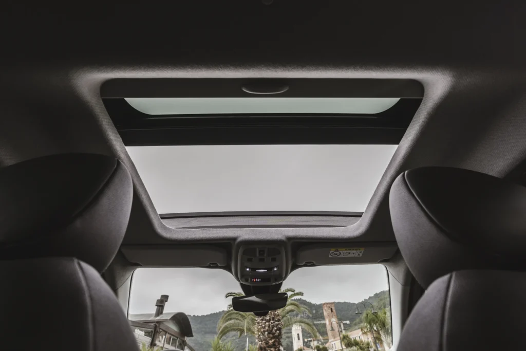 JeepAvengere Hybrid Summit3