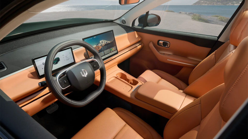 Das moderne Interieur des Leapmotor C10 EV überzeugt durch minimalistisches Design und hochwertige Materialien in warmen Erdtönen