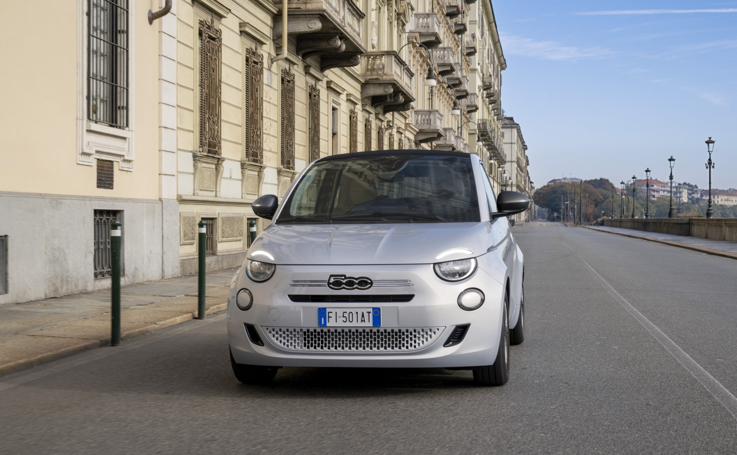 Abbildung Model Fiat 500 1.0 FireFly Hybrid Pop - mit KI generiert/bearbeitet
