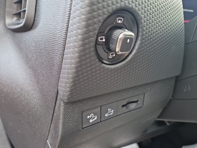 Fahrzeugabbildung DS Automobiles DS4 Cross Rivoli 1.5 BlueHDi 130 FAP EU6d