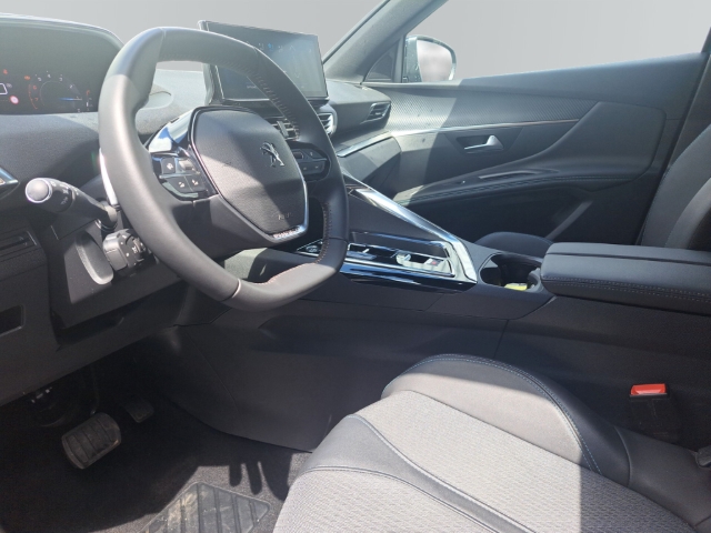 Fahrzeugabbildung Peugeot 3008 Allure Pack Navi Digitales Cockpit LED ACC El. Heckklappe 2-Zonen-Klimaautom - mit KI generiert/bearbeitet