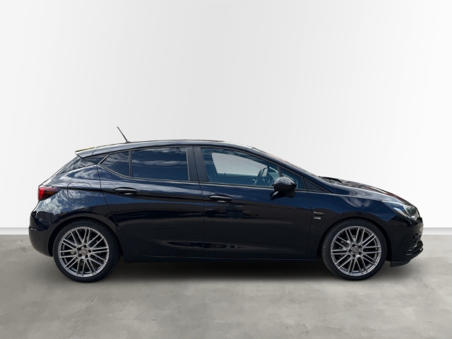 Fahrzeugabbildung Opel Astra 120 Jahre Apple CarPlay Android Auto Musikstreaming Ambientebeleuchtung SHZ LenkradHZG - mit KI generiert/bearbeitet