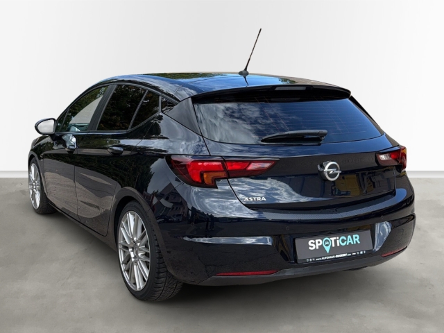 Fahrzeugabbildung Opel Astra 120 Jahre Apple CarPlay Android Auto Musikstreaming Ambientebeleuchtung SHZ LenkradHZG - mit KI generiert/bearbeitet