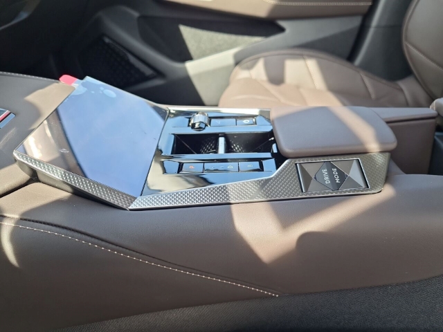 Fahrzeugabbildung DS Automobiles DS4 E-Tense Cross Rivoli Hybrid 225 Plug-In EU6d