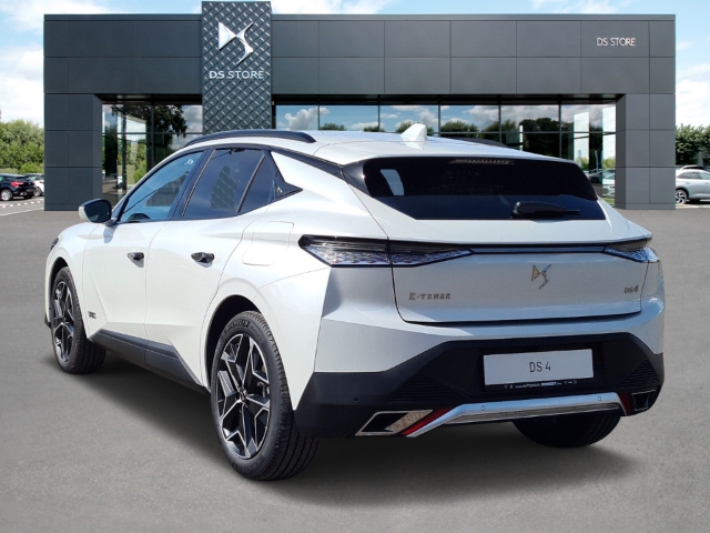 Fahrzeugabbildung DS Automobiles DS4 E-Tense Cross Rivoli Hybrid 225 Plug-In EU6d