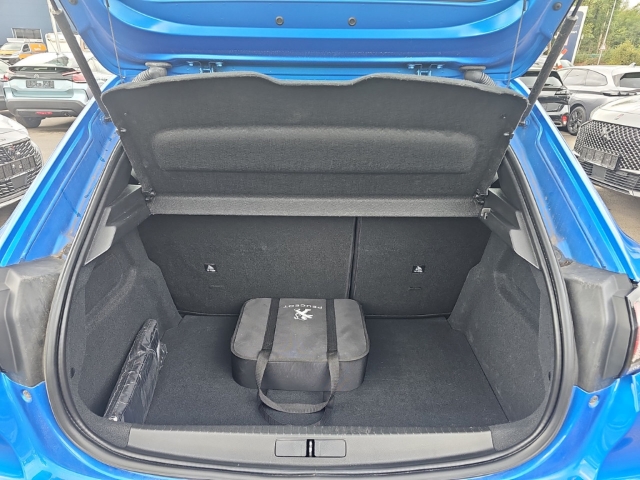 Fahrzeugabbildung Peugeot e-208 Active Pack 136PS (100KW) Elektromotor