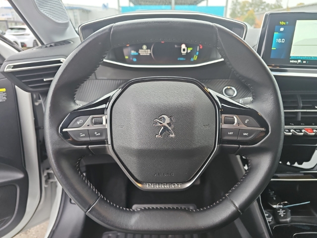 Fahrzeugabbildung Peugeot e-208 Allure Pack Elektro Navi LED Klimaautom Fahrerprofil DAB SHZ Spurhalteass.