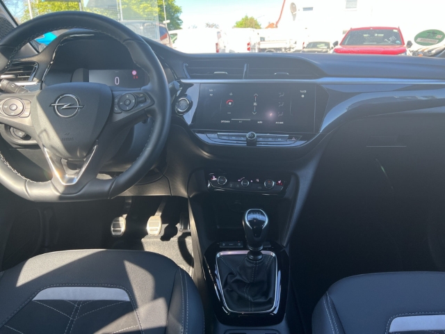 Fahrzeugabbildung Opel Corsa Ultimate Navi Alcantara LED Blendfreies Fernl. Kurvenlicht Apple CarPlay