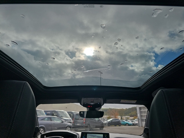 Fahrzeugabbildung Peugeot e-208 GT+ Panorama Navi LED Klimaautom Fahrerprofil DAB Ambientebeleuchtung SHZ Parklenkass.