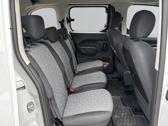 Fahrzeugabbildung Citroen Berlingo Feel M Mehrzonenklima DAB SHZ Spurhalteass. Fernlichtass. Verkehrszeichenerk.