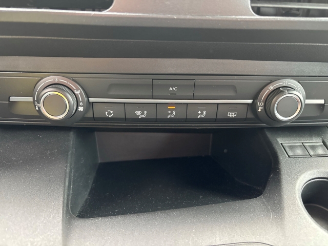 Fahrzeugabbildung Citroen Berlingo Feel M Mehrzonenklima DAB SHZ Spurhalteass. Fernlichtass. Verkehrszeichenerk.