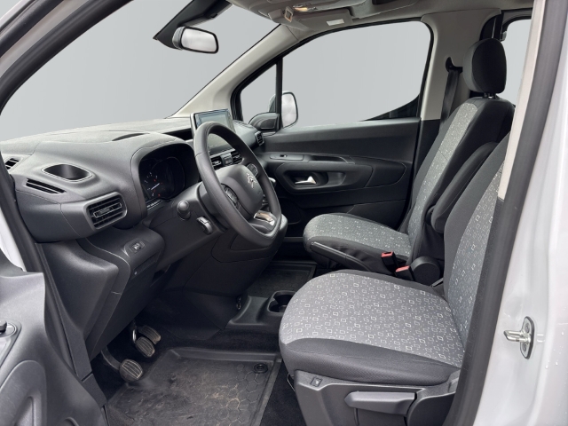 Fahrzeugabbildung Citroen Berlingo Feel M Mehrzonenklima DAB SHZ Spurhalteass. Fernlichtass. Verkehrszeichenerk.
