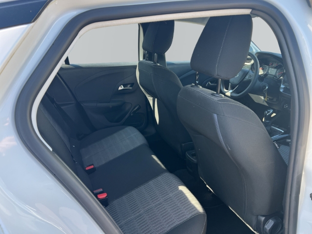 Fahrzeugabbildung Opel Corsa Edition Apple CarPlay Android Auto Musikstreaming DAB Spurhalteass. Verkehrszeichenerk.