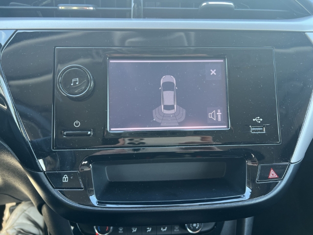 Fahrzeugabbildung Opel Corsa Edition Apple CarPlay Android Auto Musikstreaming DAB Spurhalteass. Verkehrszeichenerk.