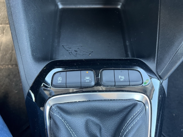 Fahrzeugabbildung Opel Corsa Edition Apple CarPlay Android Auto Musikstreaming DAB Spurhalteass. Verkehrszeichenerk.