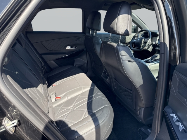 Fahrzeugabbildung DS Automobiles DS7 E-Tense Rivoli 4x2 Digitales Cockpit LED Klimaautom Ambientebeleuchtung