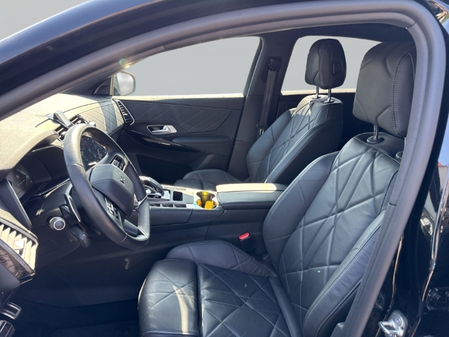Fahrzeugabbildung DS Automobiles DS7 E-Tense Rivoli 4x2 Digitales Cockpit LED Klimaautom Ambientebeleuchtung