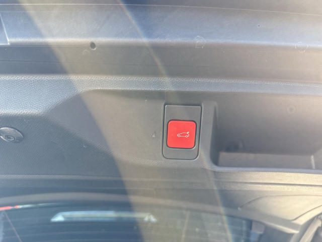 Fahrzeugabbildung DS Automobiles DS4 E-Tense Rivoli PHEV HUD Digitales Cockpit LED El. Heckklappe Mehrzonenklima