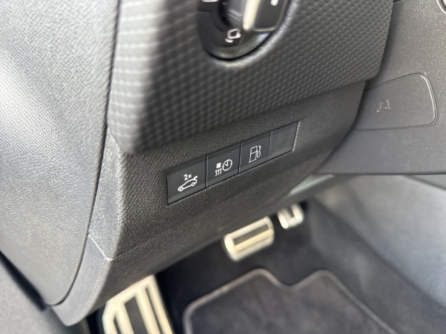 Fahrzeugabbildung DS Automobiles DS4 E-Tense Rivoli PHEV HUD Digitales Cockpit LED El. Heckklappe Mehrzonenklima