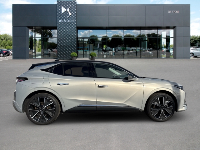 Fahrzeugabbildung DS Automobiles DS4 E-Tense Rivoli PHEV HUD Digitales Cockpit LED El. Heckklappe Mehrzonenklima