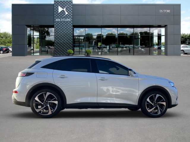 Fahrzeugabbildung DS Automobiles DS7 E-Tense 4x4 Ligne Noire Panorama Navi Massagesitze Klimasitze Xenon Apple CarPlay