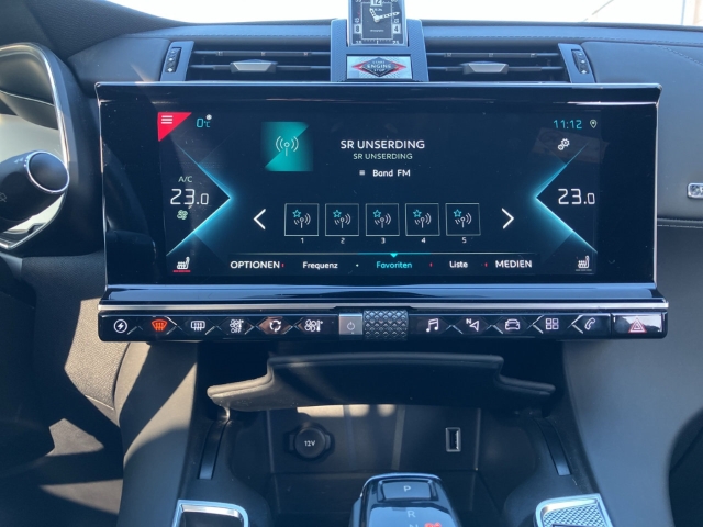 Fahrzeugabbildung DS Automobiles DS7 E-Tense 4x4 Ligne Noire Panorama Navi Massagesitze Klimasitze Xenon Apple CarPlay