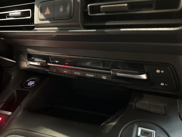 Fahrzeugabbildung Opel Combo Life GS XL LED Apple CarPlay Android Auto Mehrzonenklima DAB LenkradHZG Totwinkelassistent