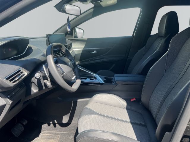Fahrzeugabbildung Peugeot 3008 Hybrid 136 Allure Pack Navi Digitales Cockpit LED Apple CarPlay Android Auto