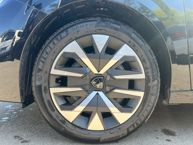 Fahrzeugabbildung Peugeot 208 Active DAB Keyless Spurhalteass. Verkehrszeichenerk. Notbremsass.