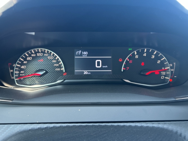 Fahrzeugabbildung Peugeot 208 Active DAB Keyless Spurhalteass. Verkehrszeichenerk. Notbremsass.