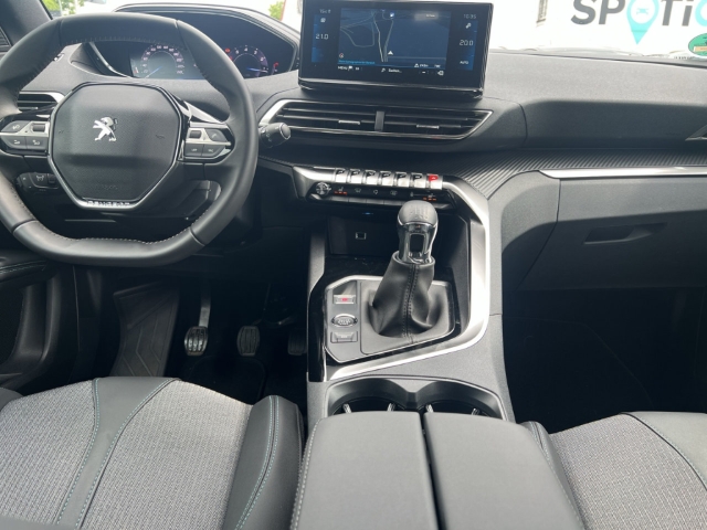 Fahrzeugabbildung Peugeot 3008 Allure Pack Navi Digitales Cockpit LED ACC Apple CarPlay Android Auto 2-Zonen-Klimaautom
