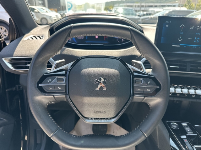 Fahrzeugabbildung Peugeot 3008 Allure Pack Navi Digitales Cockpit LED Apple CarPlay Android Auto 2-Zonen-Klimaautom - mit KI generiert/bearbeitet