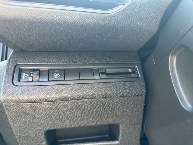 Fahrzeugabbildung Peugeot 3008 Allure Pack Navi Digitales Cockpit LED Apple CarPlay Android Auto 2-Zonen-Klimaautom - mit KI generiert/bearbeitet
