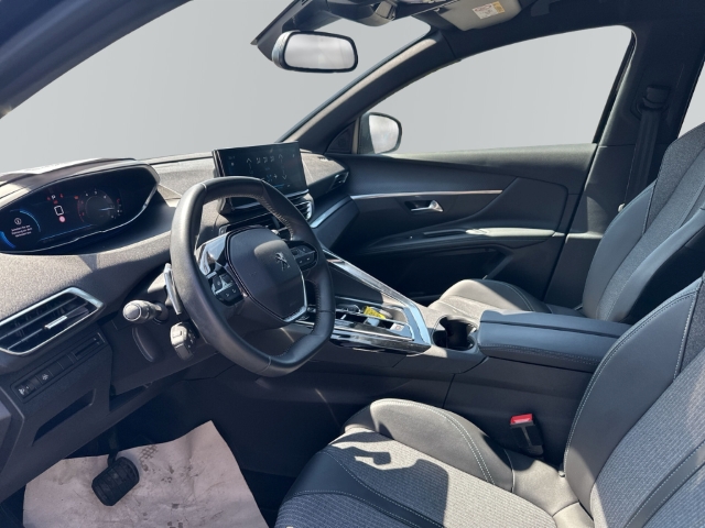 Fahrzeugabbildung Peugeot 3008 Allure Pack Navi Digitales Cockpit LED Apple CarPlay Android Auto 2-Zonen-Klimaautom - mit KI generiert/bearbeitet