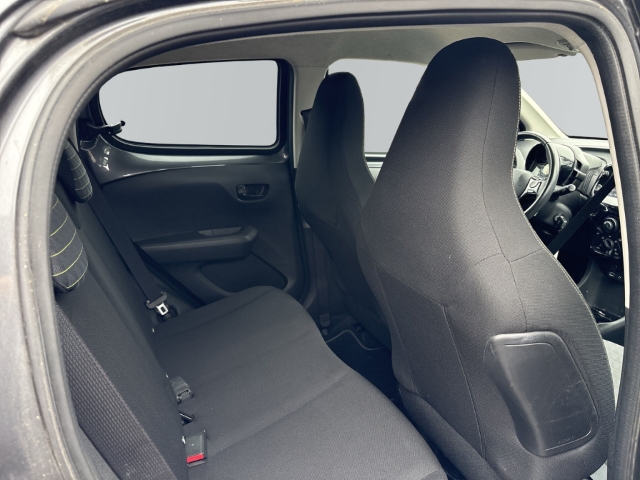 Fahrzeugabbildung Peugeot 108 Style Apple CarPlay Android Auto DAB SHZ Rückfahrkam. Notbremsass. Temp Tel.-Vorb. - mit KI generiert/bearbeitet