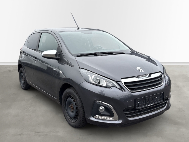 Fahrzeugabbildung Peugeot 108 Style Apple CarPlay Android Auto DAB SHZ Rückfahrkam. Notbremsass. Temp Tel.-Vorb. - mit KI generiert/bearbeitet