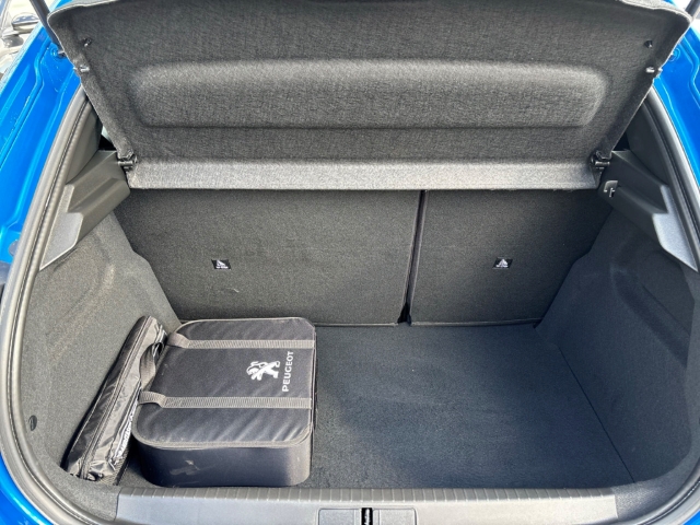 Fahrzeugabbildung Peugeot e-208 Allure Pack Navi Digitales Cockpit LED Apple CarPlay Android Auto Klimaautom