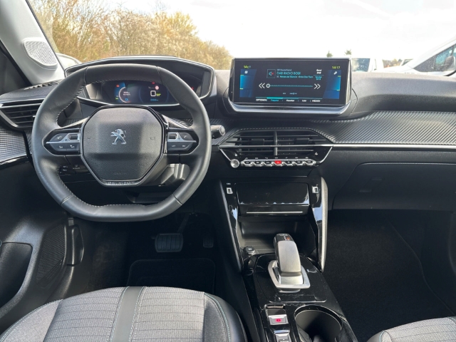 Fahrzeugabbildung Peugeot e-208 Allure Pack Navi Digitales Cockpit LED Apple CarPlay Android Auto Klimaautom