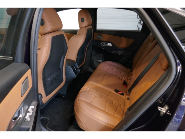 Fahrzeugabbildung DS Automobiles DS7 DS Crossback E-Tense 4x4 Rivoli Navi Nachtsichtass. 360 Kamera Massagesitze - mit KI generiert/bearbeitet
