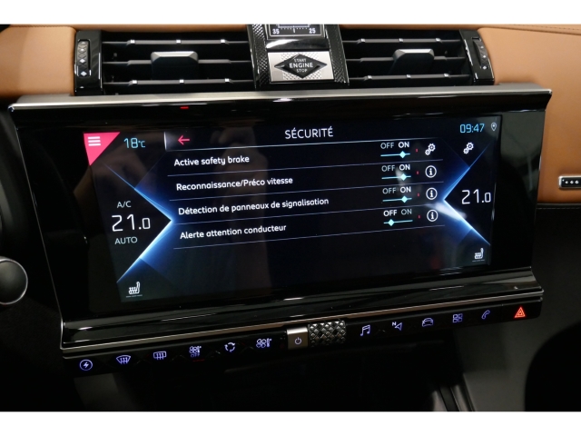 Fahrzeugabbildung DS Automobiles DS7 DS Crossback E-Tense 4x4 Rivoli Navi Nachtsichtass. 360 Kamera Massagesitze - mit KI generiert/bearbeitet