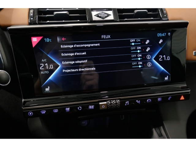 Fahrzeugabbildung DS Automobiles DS7 DS Crossback E-Tense 4x4 Rivoli Navi Nachtsichtass. 360 Kamera Massagesitze - mit KI generiert/bearbeitet