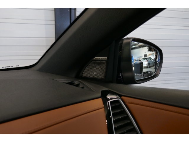 Fahrzeugabbildung DS Automobiles DS7 DS Crossback E-Tense 4x4 Rivoli Navi Nachtsichtass. 360 Kamera Massagesitze - mit KI generiert/bearbeitet