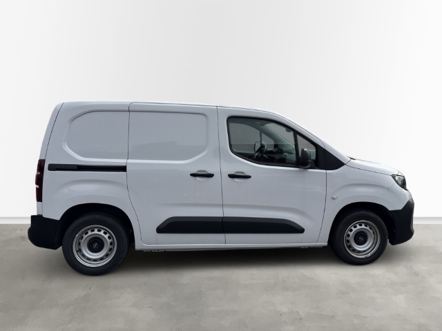 Fahrzeugabbildung Opel Combo Cargo L1 M Musikstreaming DAB Verkehrszeichenerk. Temp Tel.-Vorb. PDC Berganfahrass. - mit KI generiert/bearbeitet