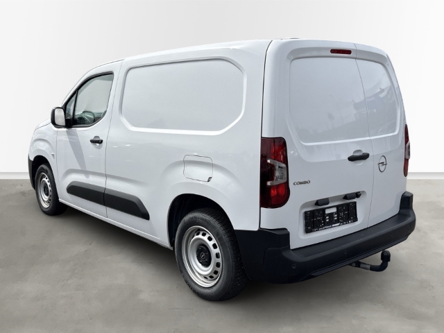 Fahrzeugabbildung Opel Combo Cargo L1 M Musikstreaming DAB Verkehrszeichenerk. Temp Tel.-Vorb. PDC Berganfahrass. - mit KI generiert/bearbeitet