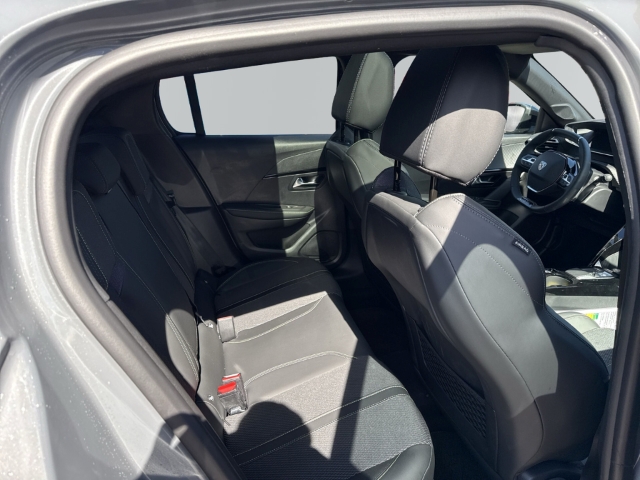 Fahrzeugabbildung Peugeot 208 Hybrid 145 GT Panorama Navi Digitales Cockpit LED Apple CarPlay Android Auto Klimaautom