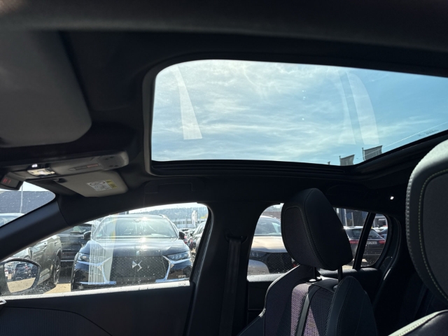 Fahrzeugabbildung Peugeot 208 Hybrid 145 GT Panorama Navi Digitales Cockpit LED Apple CarPlay Android Auto Klimaautom