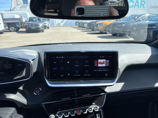 Fahrzeugabbildung Peugeot 208 Hybrid 145 GT Panorama Navi Digitales Cockpit LED Apple CarPlay Android Auto Klimaautom