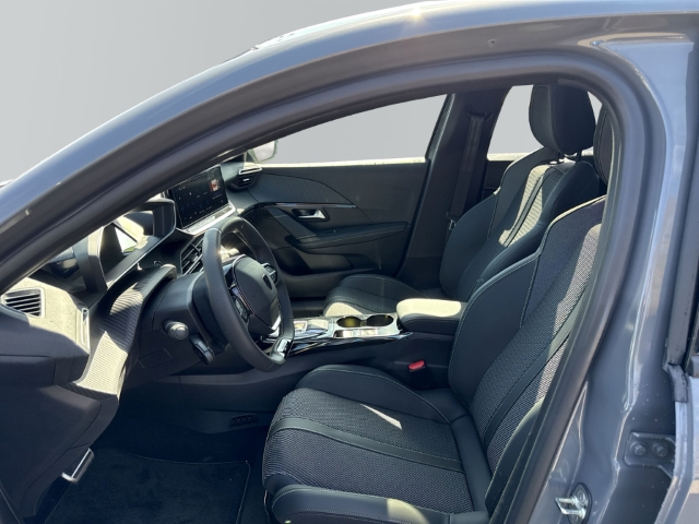 Fahrzeugabbildung Peugeot 208 Hybrid 145 GT Panorama Navi Digitales Cockpit LED Apple CarPlay Android Auto Klimaautom