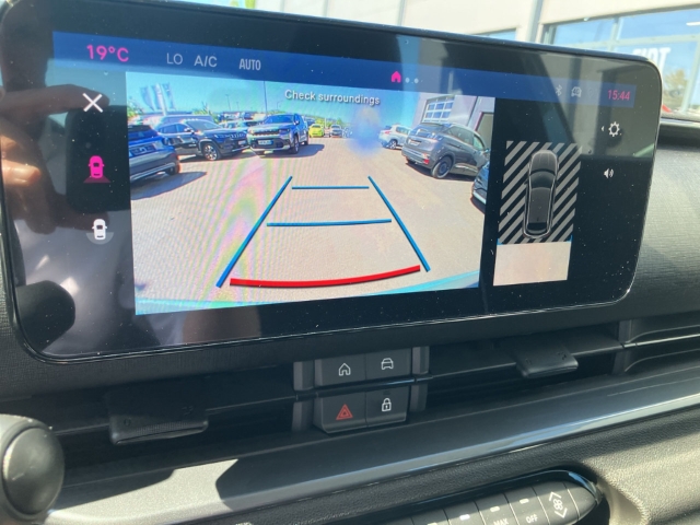 Fahrzeugabbildung Fiat 600 Hybrid Sonderedition , Nav, RFK, SHZ